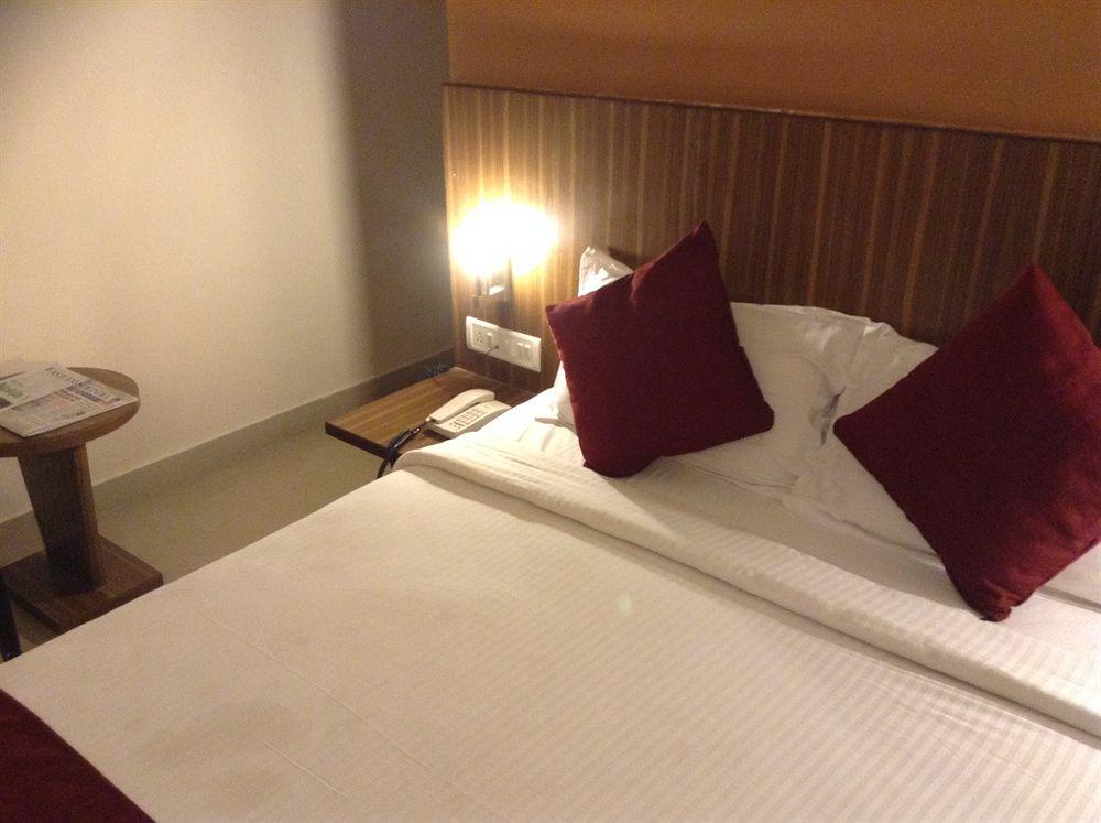 Hotel Octave La Sara Vista à Bangalore Extérieur photo