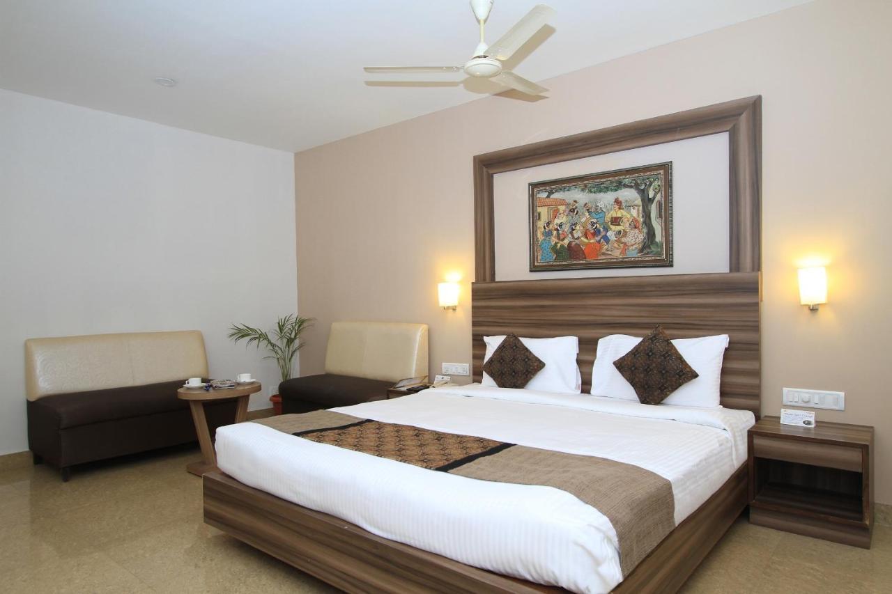 Hotel Octave La Sara Vista à Bangalore Extérieur photo