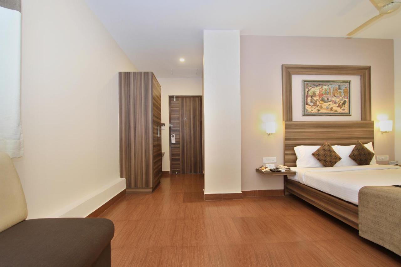 Hotel Octave La Sara Vista à Bangalore Extérieur photo