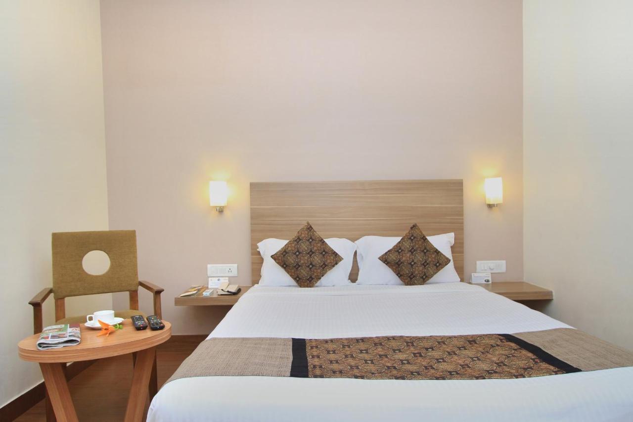 Hotel Octave La Sara Vista à Bangalore Extérieur photo
