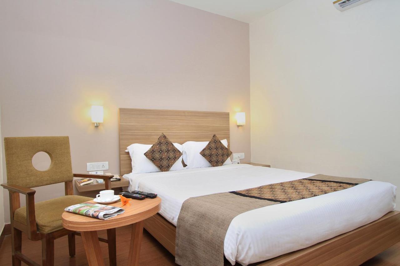 Hotel Octave La Sara Vista à Bangalore Extérieur photo
