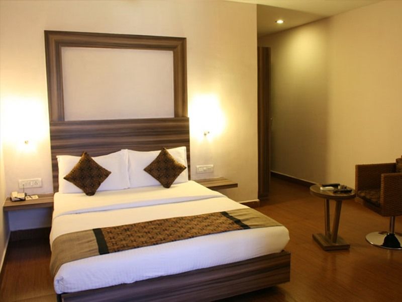 Hotel Octave La Sara Vista à Bangalore Extérieur photo