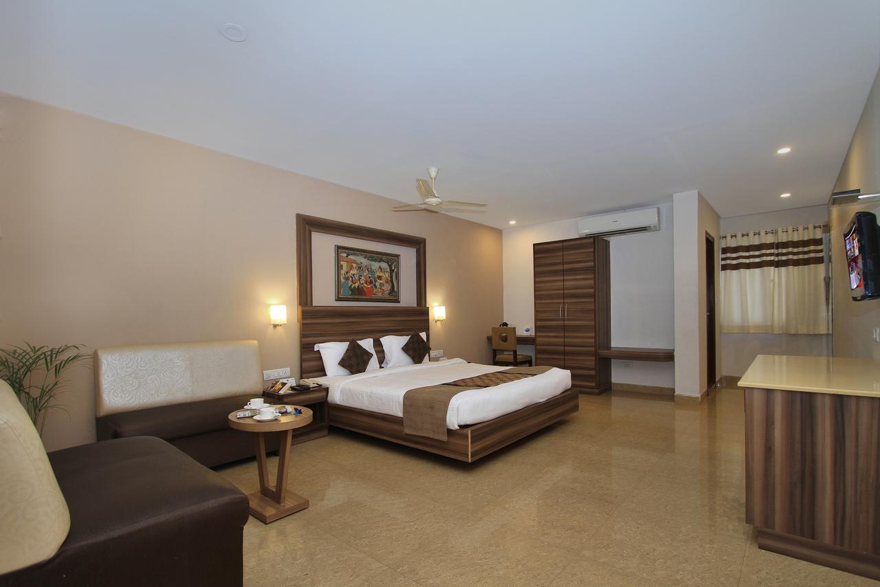 Hotel Octave La Sara Vista à Bangalore Extérieur photo